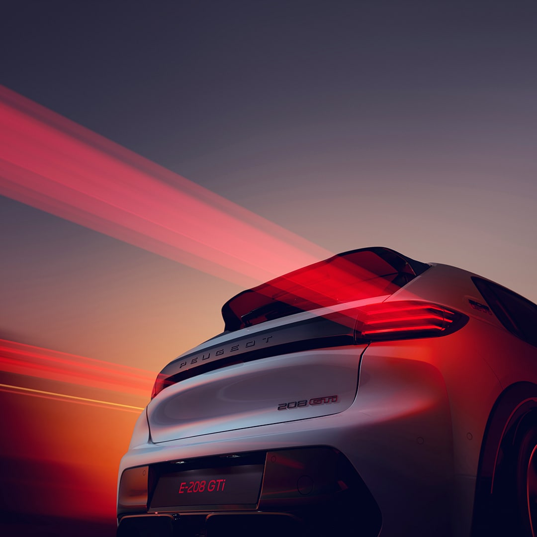 Neuer PEUGEOT E‑208 GTi Heckansicht