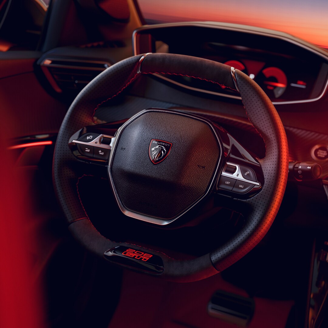 Detail des kompakten PEUGEOT E-208 GTi Lenkrads.